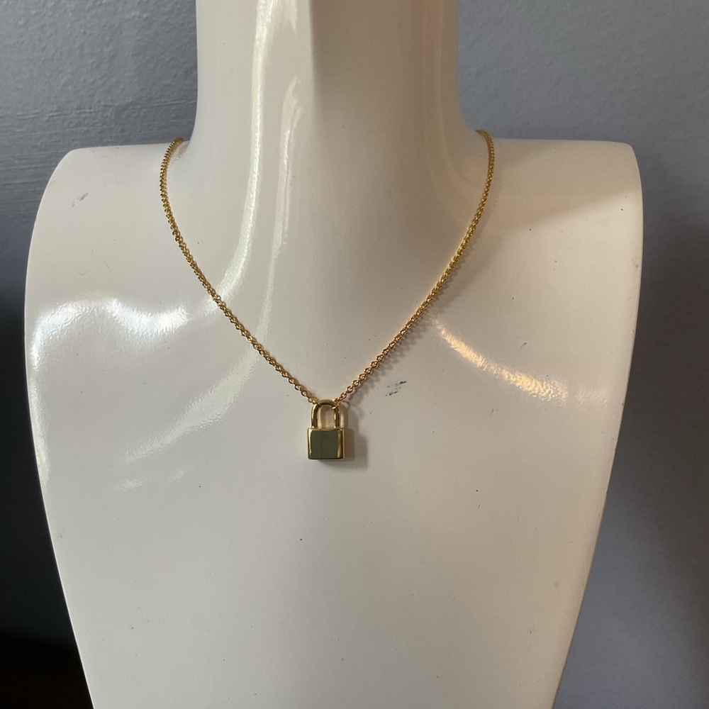 🐘🐘 18K Gold Plated Lock Pendant Necklace - Picture 6 of 13